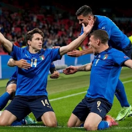 Phân tích  kết quả trận đấu bán kết Euro Ý và Tây Ban Nha